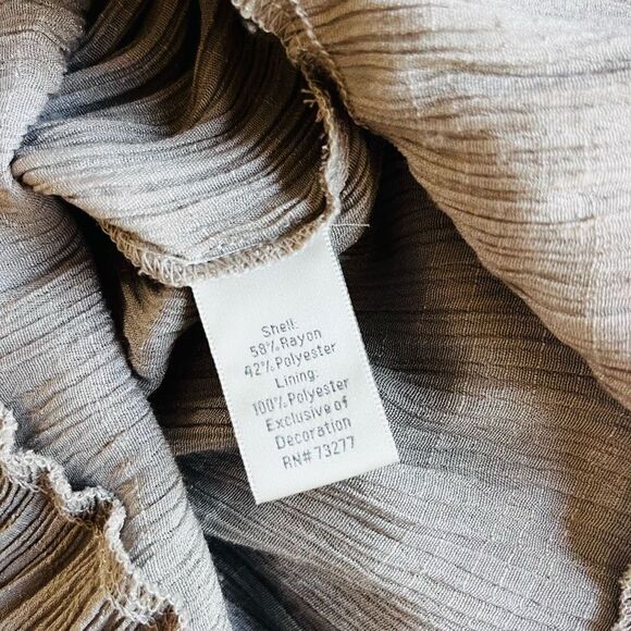 LC Lauren Conrad gray with cream crochet front maxi dress partially line…‎ - Picture 5 of 6